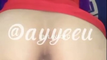 Jilbab omgmerlin Ngocok Crot Di Pantatnya